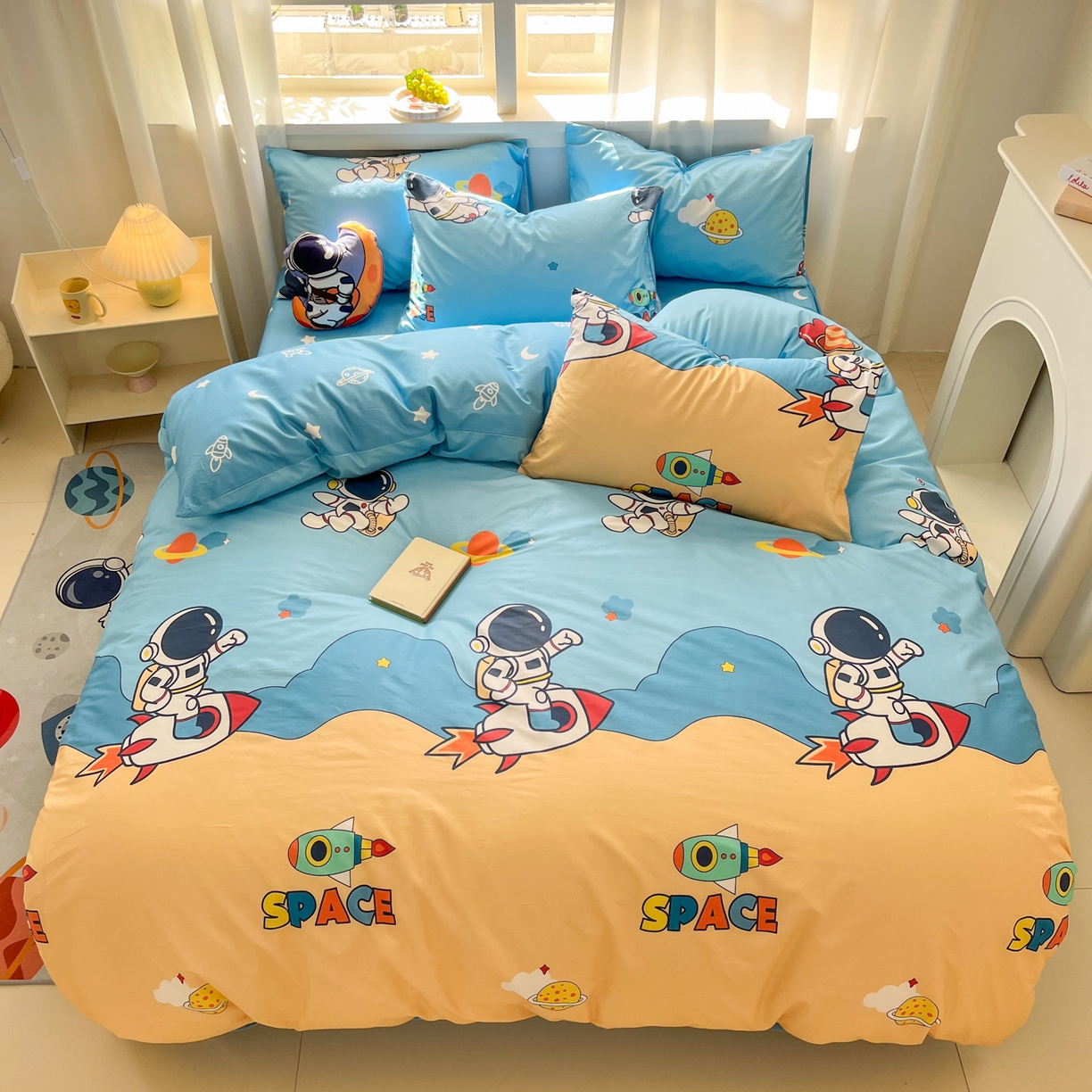 91家纺网 家纺一手货源 找家纺 孩子王家纺 2026新款卡通活性亲全棉纯棉专版太空人恐龙系列四件套 奇幻宇宙