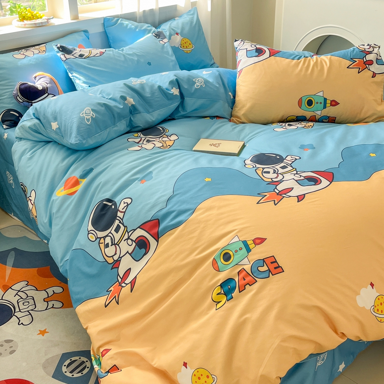 91家纺网 家纺一手货源 找家纺 孩子王家纺 2026新款卡通活性亲全棉纯棉专版太空人恐龙系列四件套 奇幻宇宙