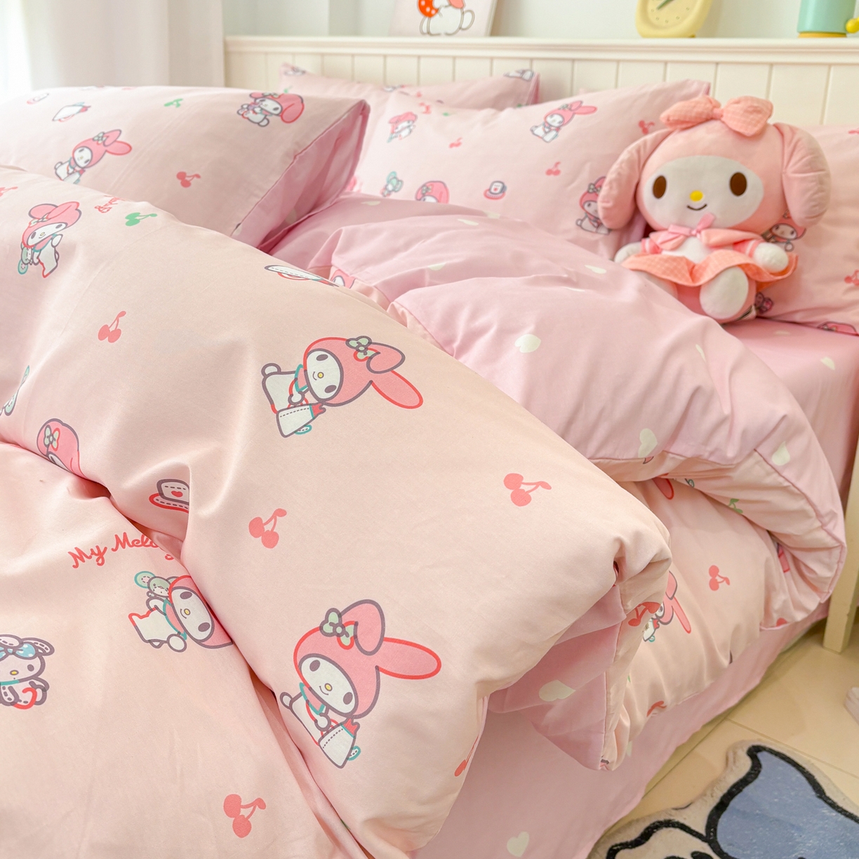 91家纺网 家纺一手货源 找家纺 （总）孩子王家纺 2026新款卡通A类全棉纯棉正版授权小版三丽鸥系列四件套（含防伪码）