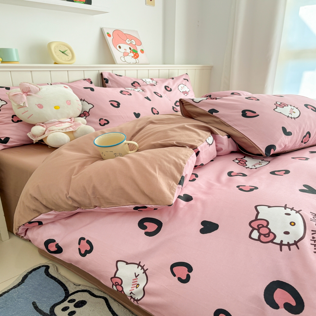 91家纺网 家纺一手货源 找家纺 孩子王家纺 2026新款卡通A类全棉纯棉正版授权小版三丽鸥系列四件套（含防伪码） 粉豹kt甜心