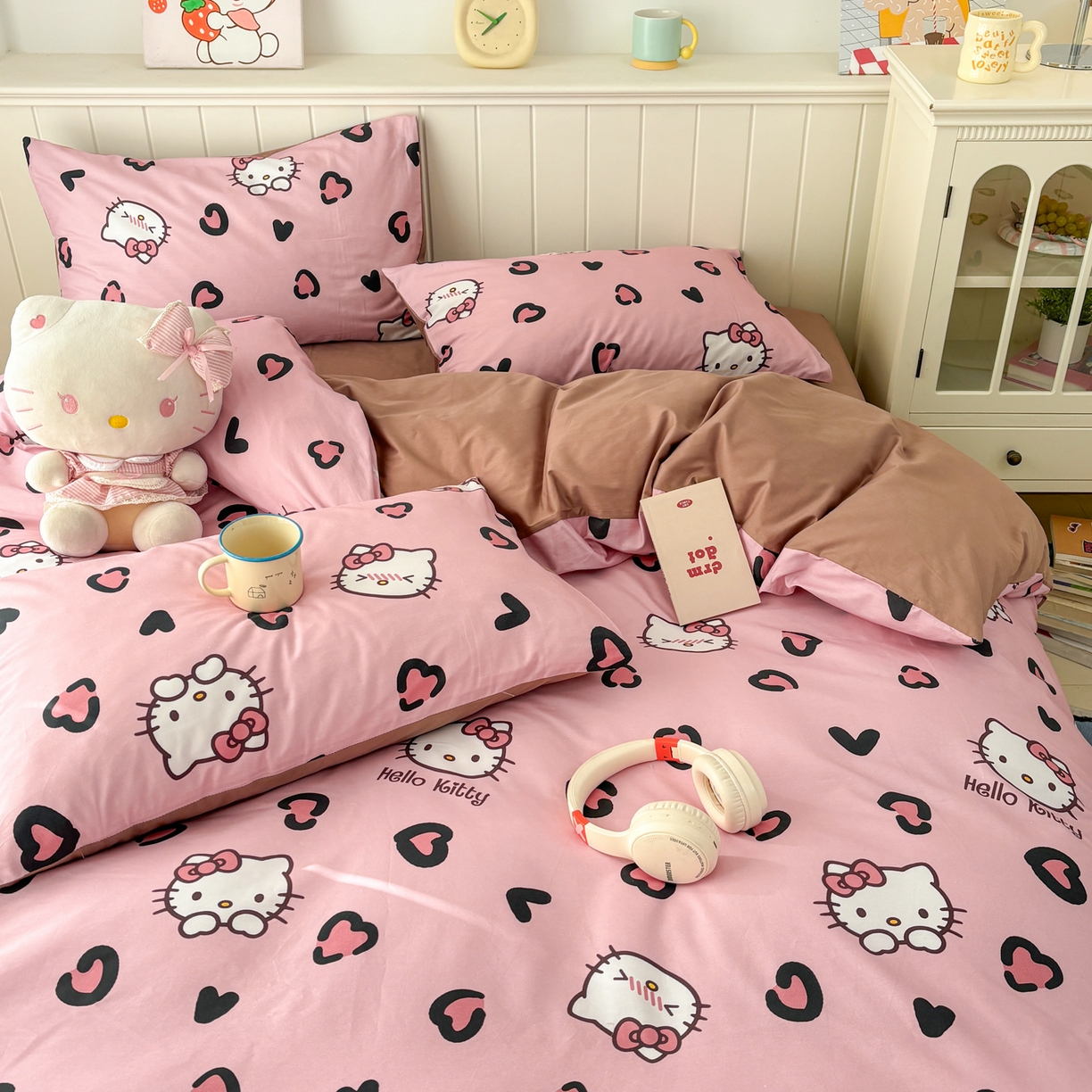 91家纺网 家纺一手货源 找家纺 孩子王家纺 2026新款卡通A类全棉纯棉正版授权小版三丽鸥系列四件套（含防伪码） 粉豹kt甜心