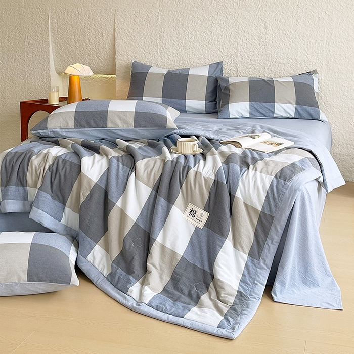 91家纺网 家纺一手货源 找家纺 宝士康家纺 2026新款10A抗菌水洗棉新疆棉花被绗缝款 单夏被/夏被四件套 棉花被-深蓝大格