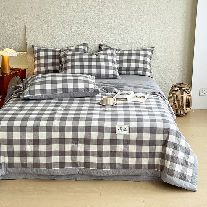 91家纺网 家纺一手货源 找家纺 宝士康家纺 2026新款10A抗菌水洗棉新疆棉花被绗缝款 单夏被/夏被四件套 棉花被-灰白中格