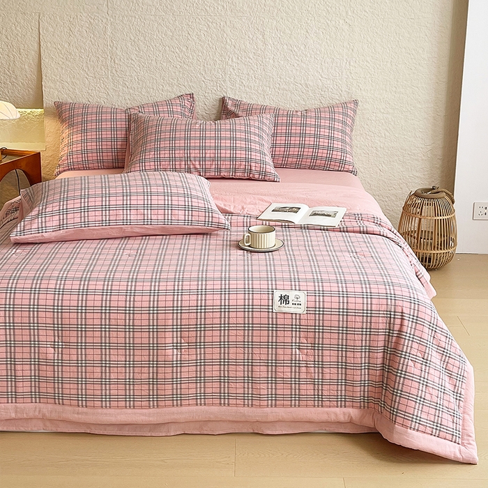 91家纺网 家纺一手货源 找家纺 宝士康家纺 2026新款10A抗菌水洗棉新疆棉花被绗缝款 单夏被/夏被四件套 棉花被-英伦粉