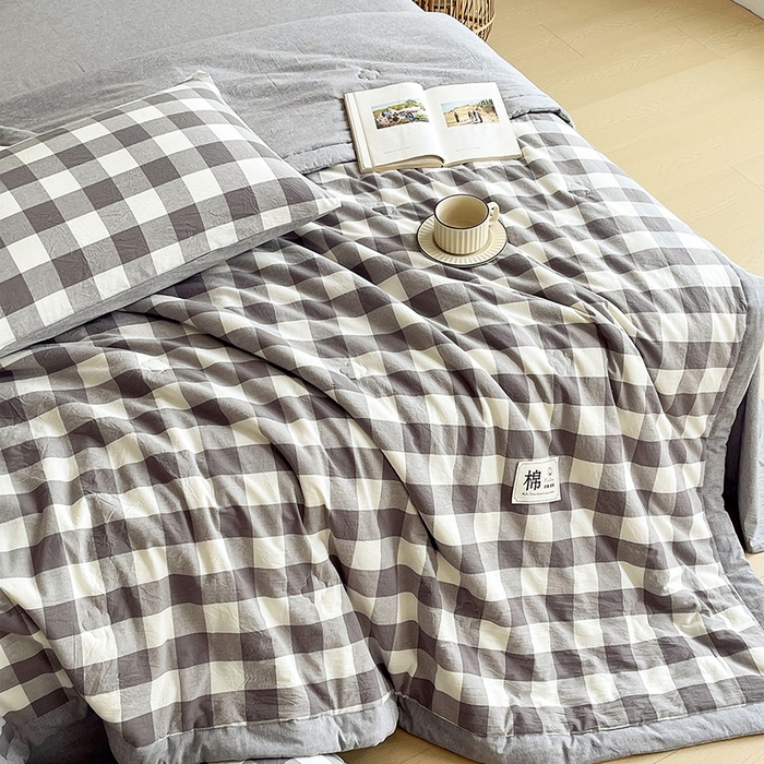 91家纺网 家纺一手货源 找家纺 宝士康家纺 2026新款10A抗菌水洗棉新疆棉花被绗缝款 单夏被/夏被四件套 棉花被-灰白中格