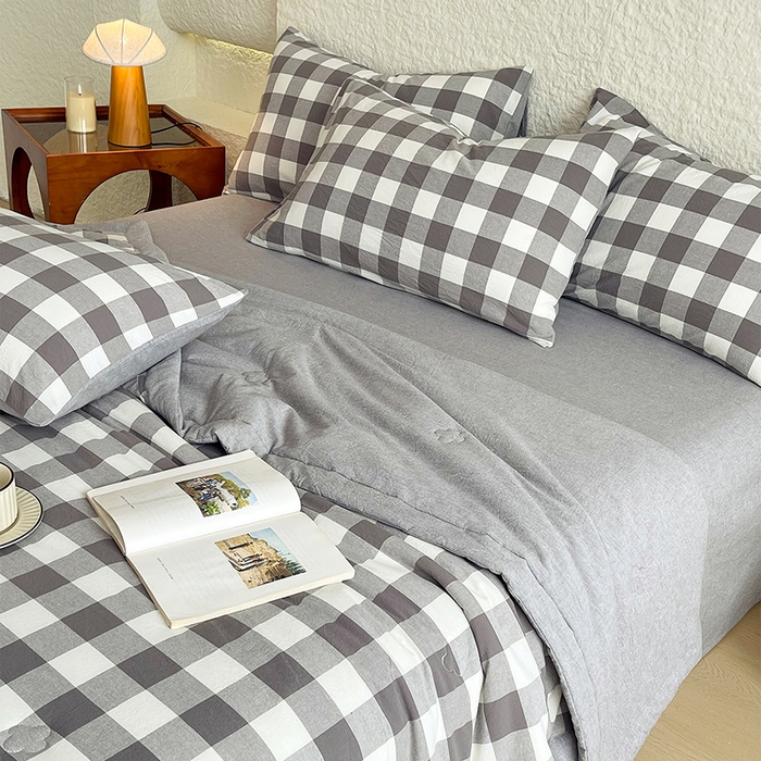 91家纺网 家纺一手货源 找家纺 宝士康家纺 2026新款10A抗菌水洗棉新疆棉花被绗缝款 单夏被/夏被四件套 棉花被-灰白中格