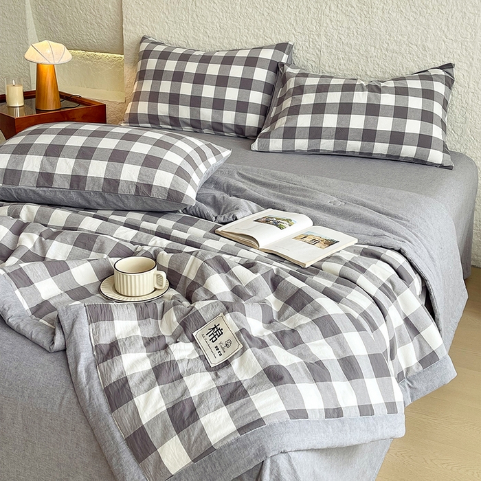 91家纺网 家纺一手货源 找家纺 宝士康家纺 2026新款10A抗菌水洗棉新疆棉花被绗缝款 单夏被/夏被四件套 棉花被-灰白中格