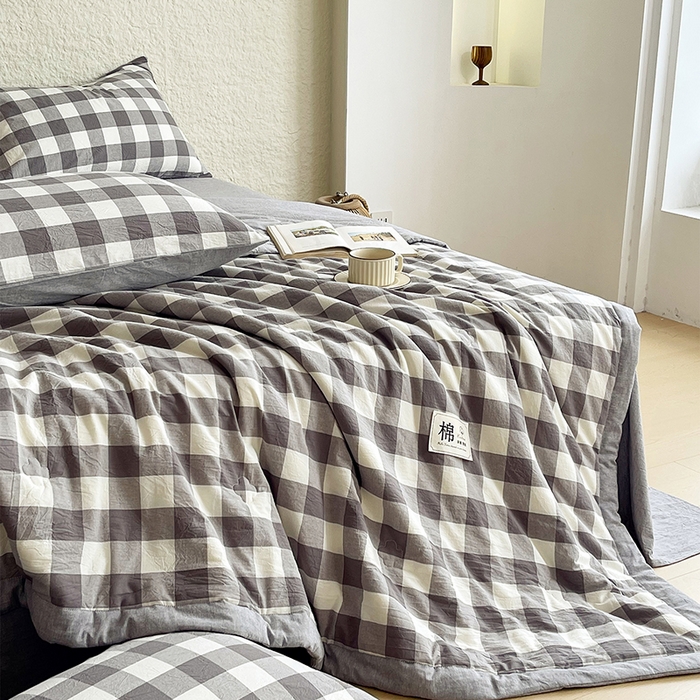 91家纺网 家纺一手货源 找家纺 宝士康家纺 2026新款10A抗菌水洗棉新疆棉花被绗缝款 单夏被/夏被四件套 棉花被-灰白中格