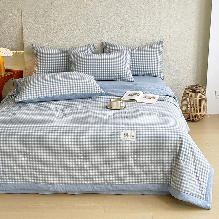 91家纺网 家纺一手货源 找家纺 宝士康家纺 2026新款10A抗菌水洗棉新疆棉花被绗缝款 单夏被/夏被四件套 棉花被-天蓝小格