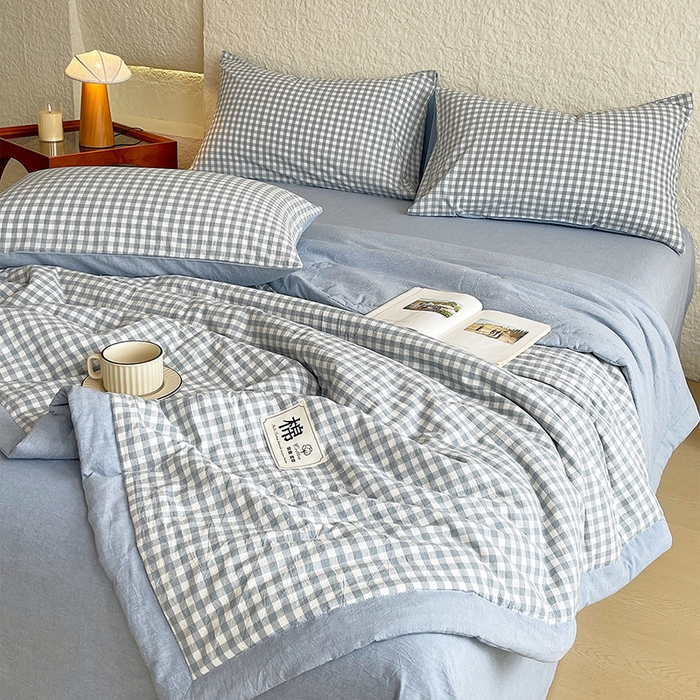 91家纺网 家纺一手货源 找家纺 宝士康家纺 2026新款10A抗菌水洗棉新疆棉花被绗缝款 单夏被/夏被四件套 棉花被-天蓝小格