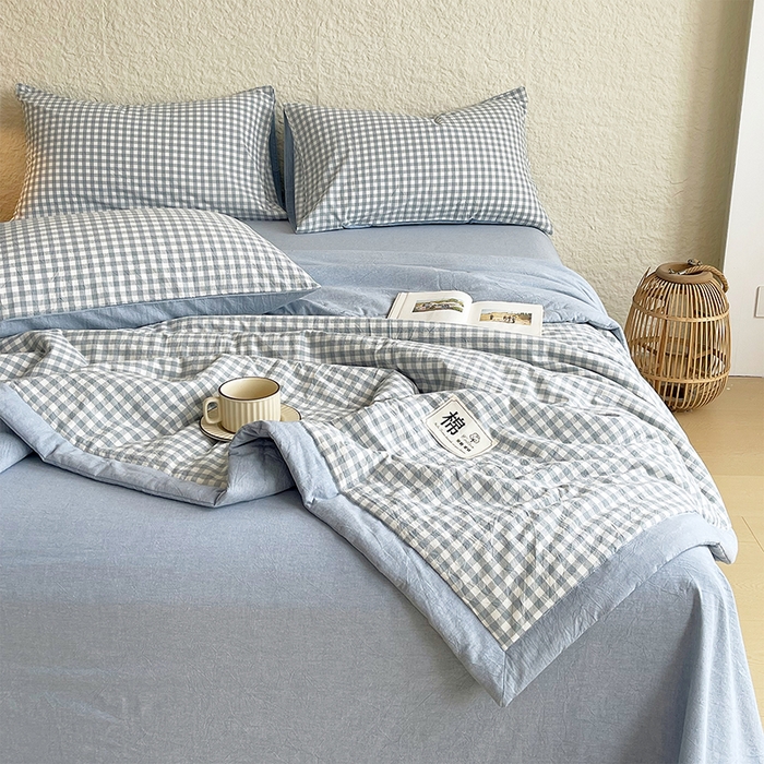 91家纺网 家纺一手货源 找家纺 宝士康家纺 2026新款10A抗菌水洗棉新疆棉花被绗缝款 单夏被/夏被四件套 棉花被-天蓝小格