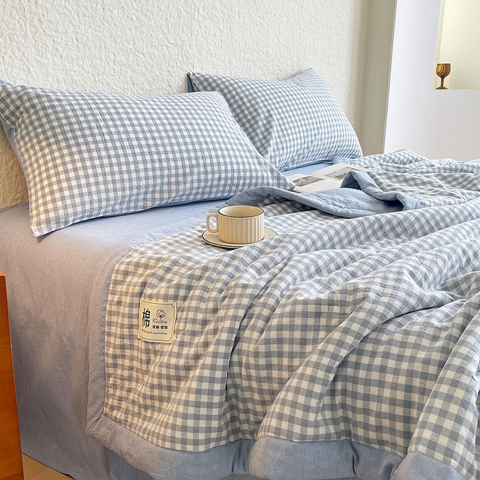 91家纺网 家纺一手货源 找家纺 宝士康家纺 2026新款10A抗菌水洗棉新疆棉花被绗缝款 单夏被/夏被四件套 棉花被-天蓝小格