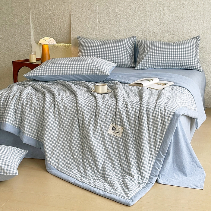 91家纺网 家纺一手货源 找家纺 宝士康家纺 2026新款10A抗菌水洗棉新疆棉花被绗缝款 单夏被/夏被四件套 棉花被-天蓝小格
