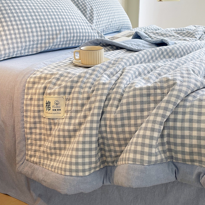 91家纺网 家纺一手货源 找家纺 宝士康家纺 2026新款10A抗菌水洗棉新疆棉花被绗缝款 单夏被/夏被四件套 棉花被-天蓝小格
