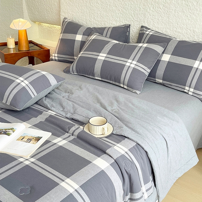 91家纺网 家纺一手货源 找家纺 宝士康家纺 2026新款10A抗菌水洗棉新疆棉花被绗缝款 单夏被/夏被四件套 棉花被-简灰格