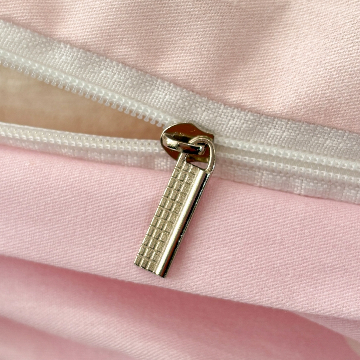 91家纺网 家纺一手货源 找家纺 孩子王家纺 2026新款卡通A类全棉纯棉正版授权小版三丽鸥系列四件套（含防伪码）软糖美乐蒂