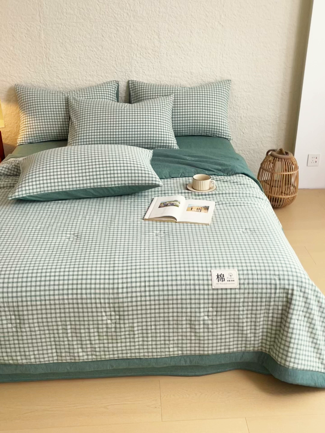 91家纺网 家纺一手货源 找家纺 宝士康家纺 2026新款10A抗菌水洗棉新疆棉花被绗缝款 单夏被/夏被四件套 棉花被-绿小格