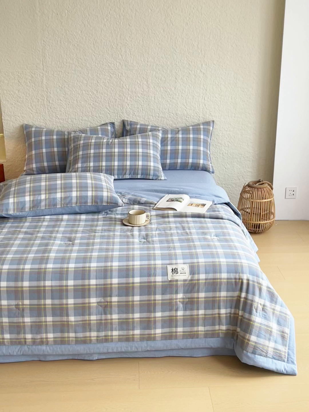 91家纺网 家纺一手货源 找家纺 宝士康家纺 2026新款10A抗菌水洗棉新疆棉花被绗缝款 单夏被/夏被四件套 棉花被-简兮蓝