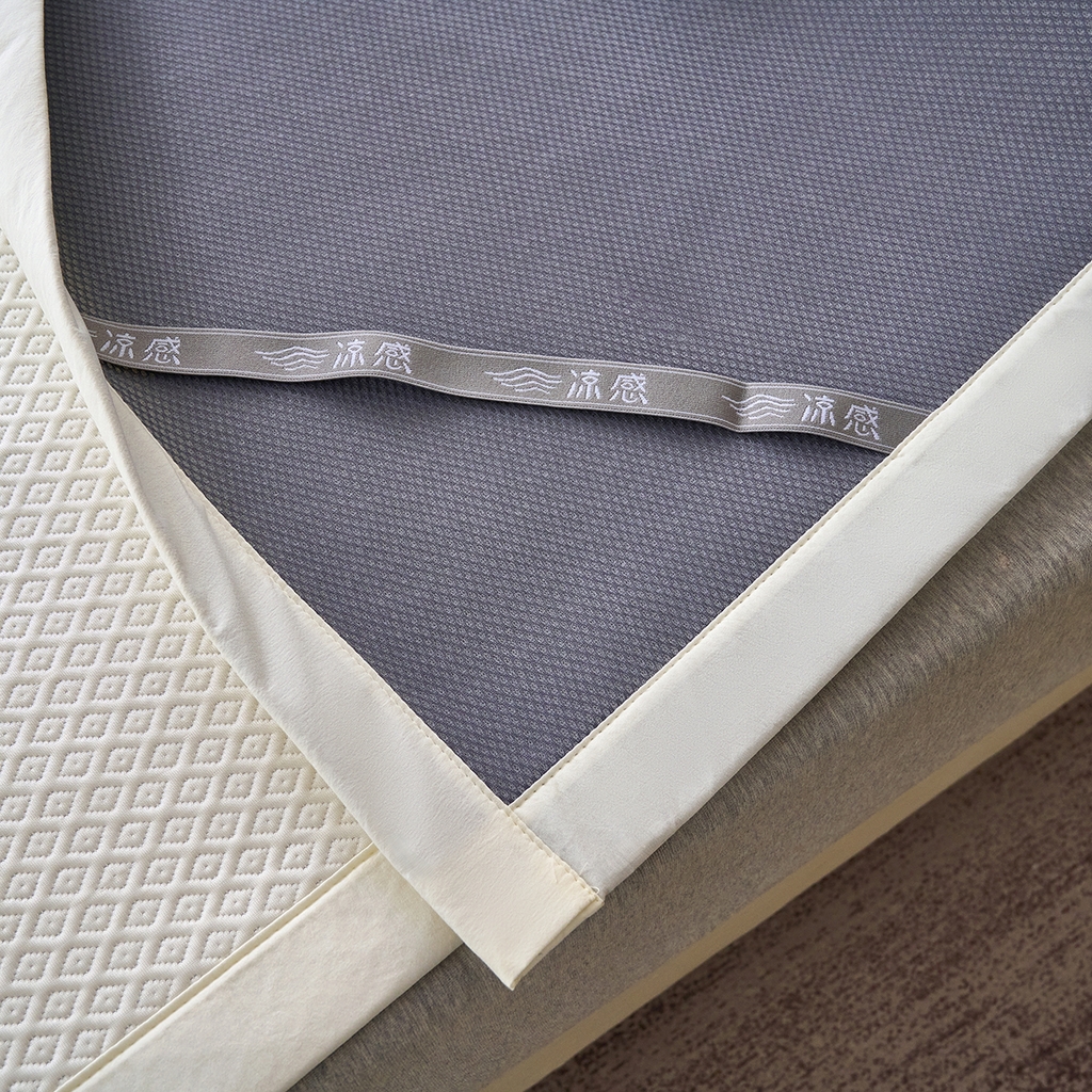 91家纺网 家纺一手货源 找家纺 梵克保罗 2026新款A类凉感豆豆席平铺款凉席席子-落叶 平铺款-落叶米色