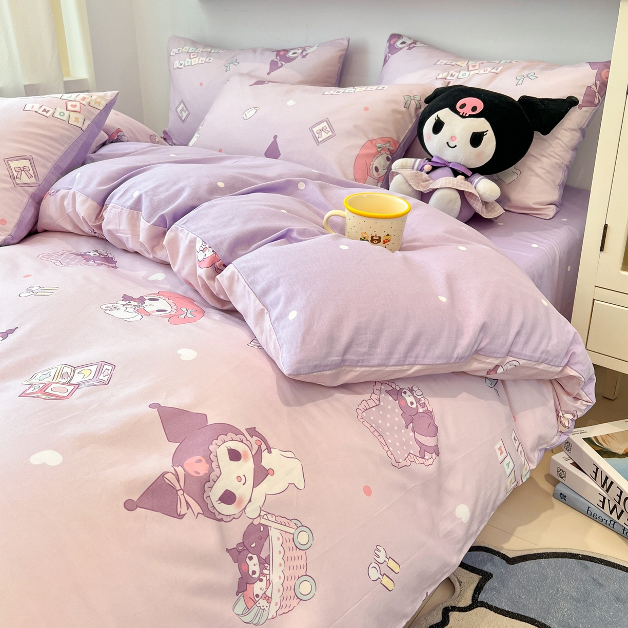 91家纺网 家纺一手货源 找家纺 孩子王家纺 2026新款卡通A类全棉纯棉正版授权小版三丽鸥系列四件套（含防伪码） 甜库伙伴