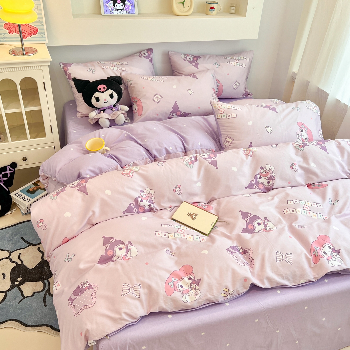 91家纺网 家纺一手货源 找家纺 孩子王家纺 2026新款卡通A类全棉纯棉正版授权小版三丽鸥系列四件套（含防伪码） 甜库伙伴