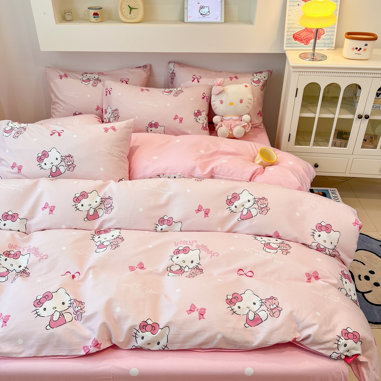 91家纺网 家纺一手货源 找家纺 孩子王家纺 2026新款卡通A类全棉纯棉正版授权小版三丽鸥系列四件套（含防伪码） 甜甜kt