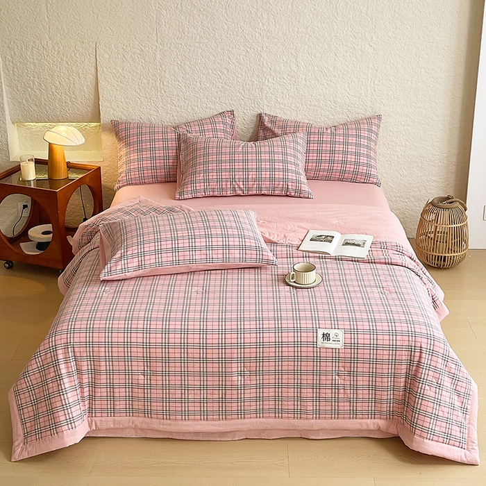 91家纺网 家纺一手货源 找家纺 宝士康家纺 2026新款10A抗菌水洗棉新疆棉花被绗缝款 单夏被/夏被四件套 棉花被-英伦粉