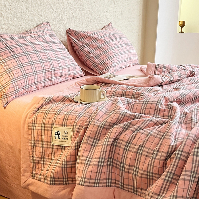 91家纺网 家纺一手货源 找家纺 宝士康家纺 2026新款10A抗菌水洗棉新疆棉花被绗缝款 单夏被/夏被四件套 棉花被-英伦粉