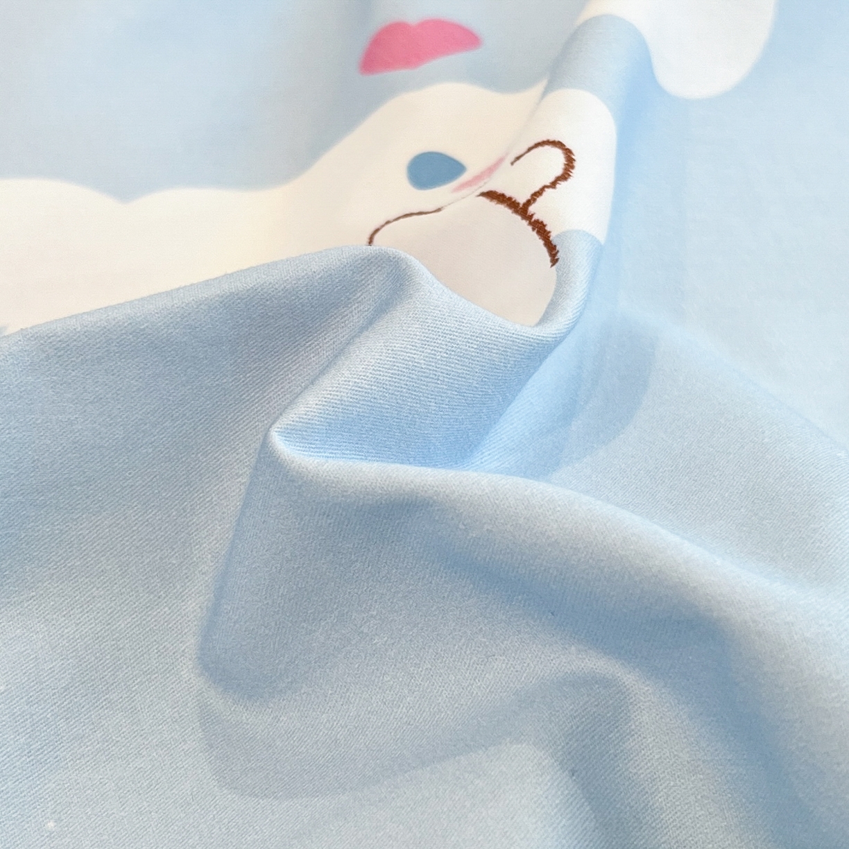 91家纺网 家纺一手货源 找家纺 孩子王家纺 2026新款卡通A类全棉纯棉正版授权小版三丽鸥系列四件套（含防伪码） 汉堡大耳狗