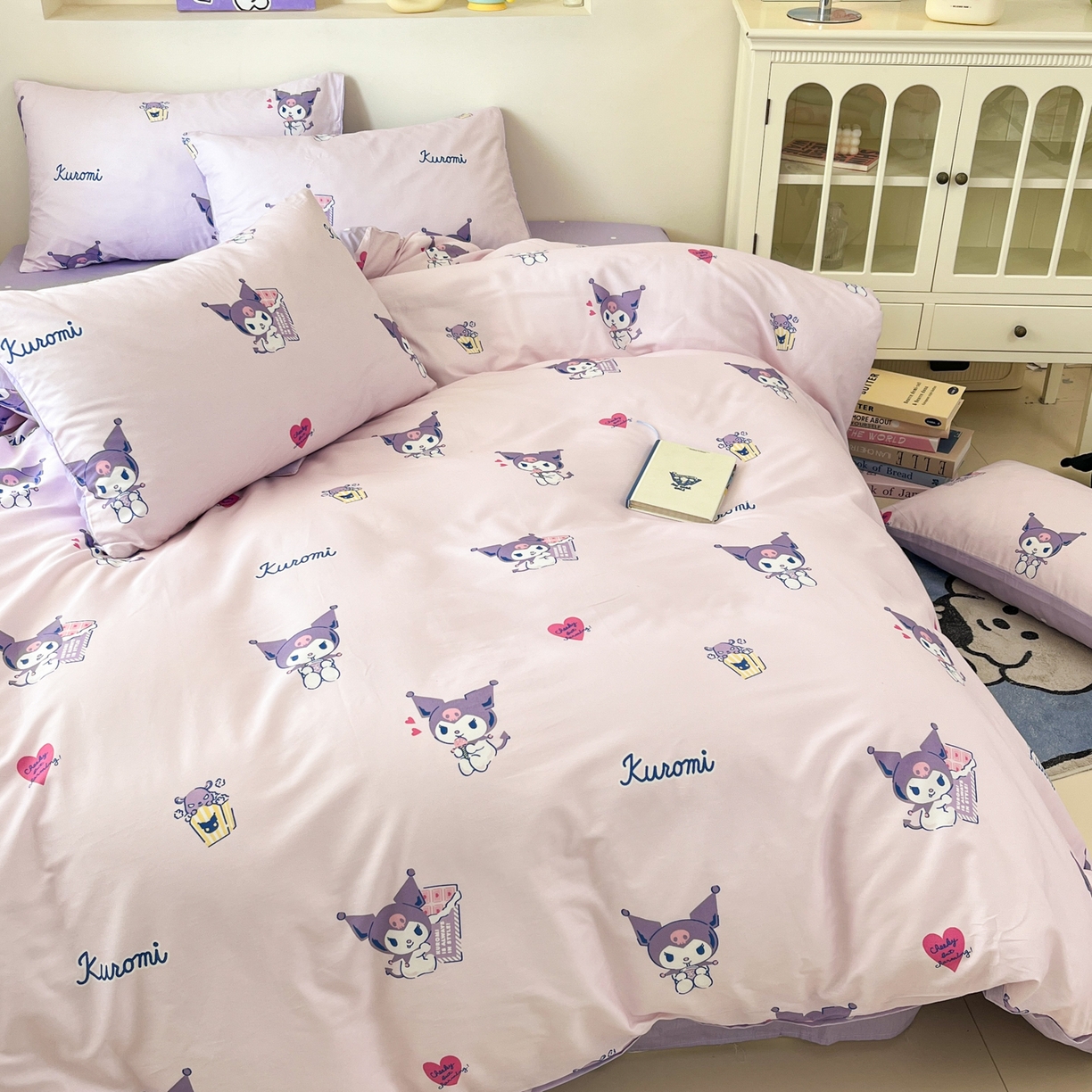 91家纺网 家纺一手货源 找家纺 孩子王家纺 2026新款卡通A类全棉纯棉正版授权小版三丽鸥系列四件套（含防伪码） 梦幻库洛米