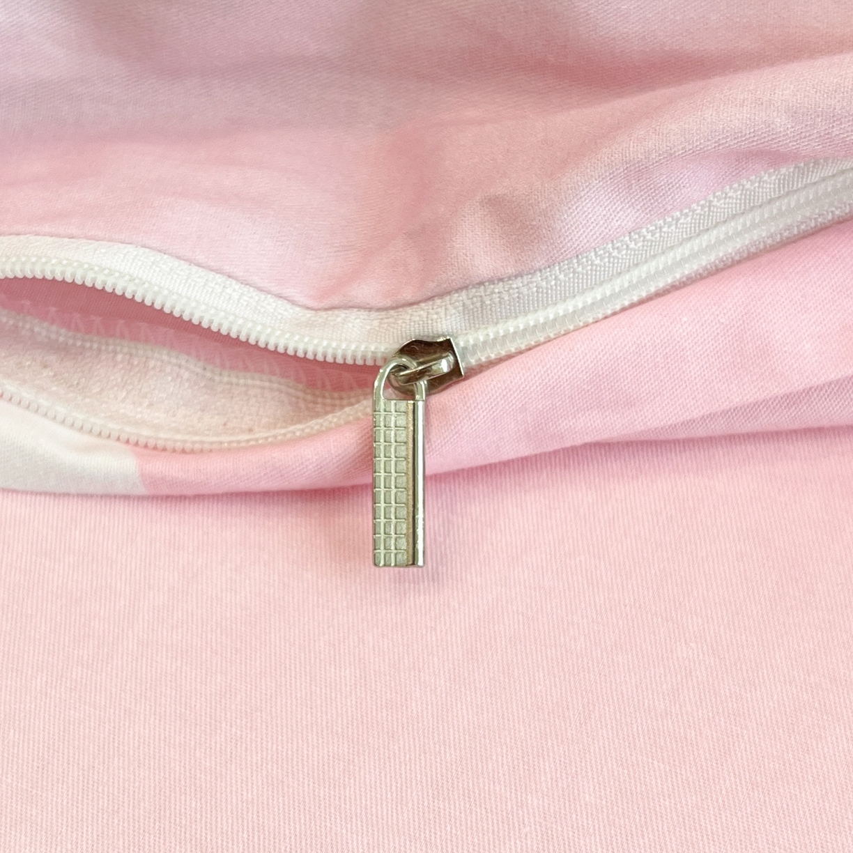 91家纺网 家纺一手货源 找家纺 孩子王家纺 2026新款卡通A类全棉纯棉正版授权小版三丽鸥系列四件套（含防伪码） 晚安美乐蒂