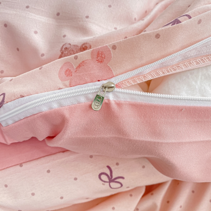 91家纺网 家纺一手货源 找家纺 仟网汇 2026新款针织棉双层纱床盖四件套夏被四件套 萌萌熊