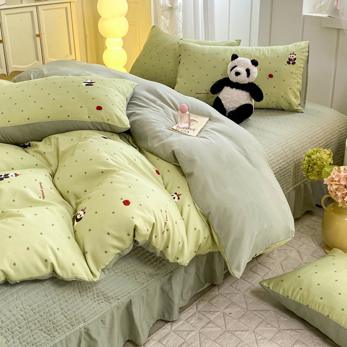 91家纺网 家纺一手货源 找家纺 仟网汇 2026新款针织棉双层纱床盖四件套夏被四件套 熊猫胖胖绿