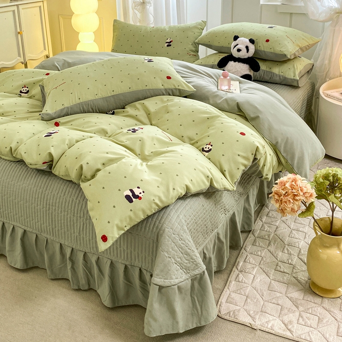 91家纺网 家纺一手货源 找家纺 仟网汇 2026新款针织棉双层纱床盖四件套夏被四件套 熊猫胖胖绿