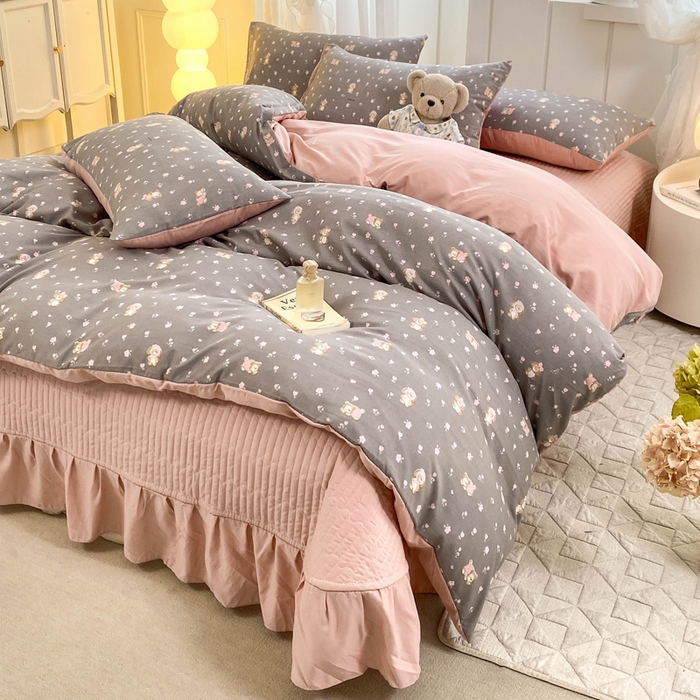 91家纺网 家纺一手货源 找家纺 仟网汇 2026新款针织棉双层纱床盖四件套夏被四件套 熊趣