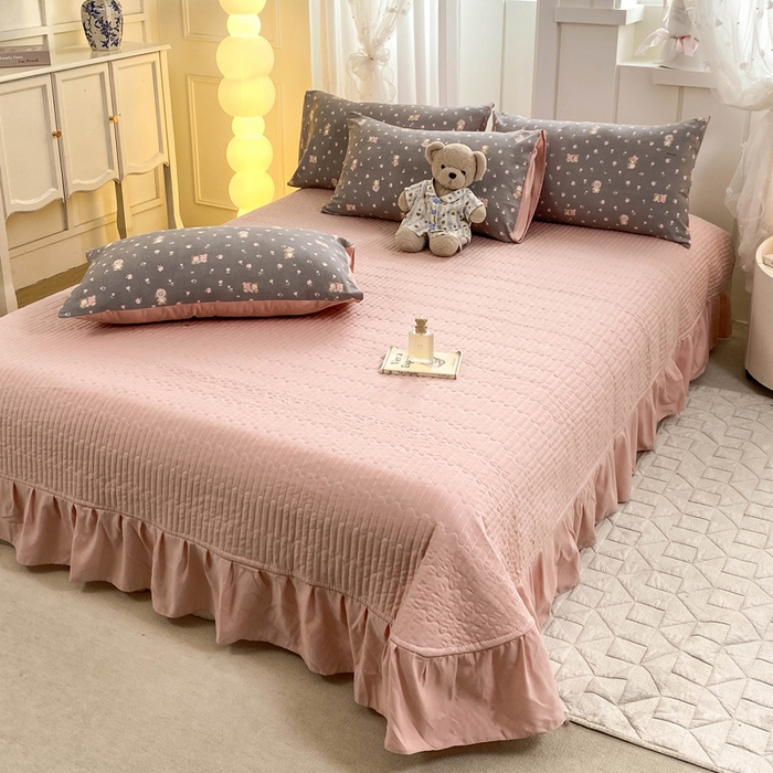 91家纺网 家纺一手货源 找家纺 仟网汇 2026新款针织棉双层纱床盖四件套夏被四件套 熊趣