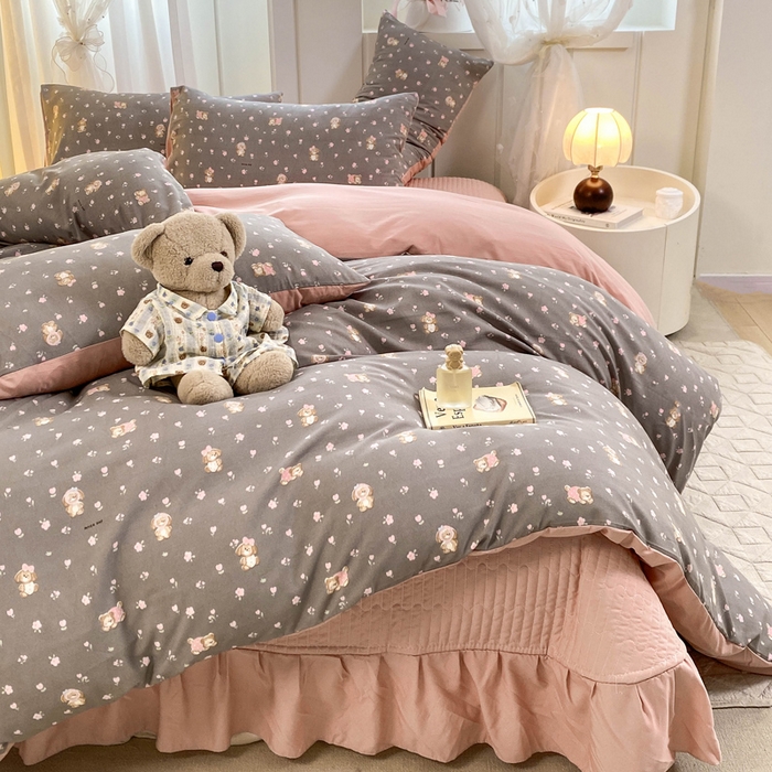 91家纺网 家纺一手货源 找家纺 仟网汇 2026新款针织棉双层纱床盖四件套夏被四件套 熊趣