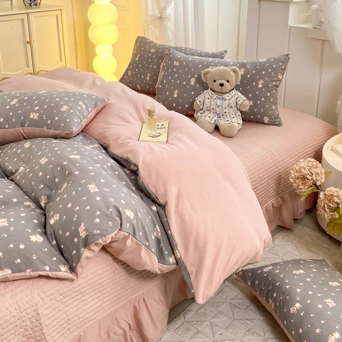 91家纺网 家纺一手货源 找家纺 仟网汇 2026新款针织棉双层纱床盖四件套夏被四件套 熊趣