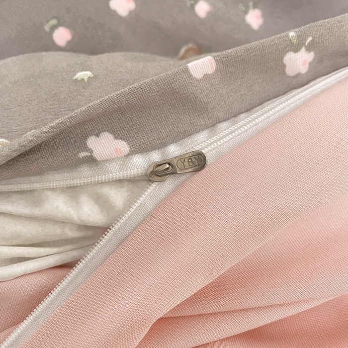 91家纺网 家纺一手货源 找家纺 仟网汇 2026新款针织棉双层纱床盖四件套夏被四件套 熊趣