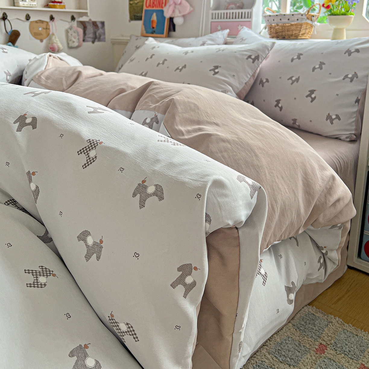 91家纺网 家纺一手货源 找家纺 金梦拉家纺 2026春夏新款高克重提花色织印花小布袋四件套 小木马