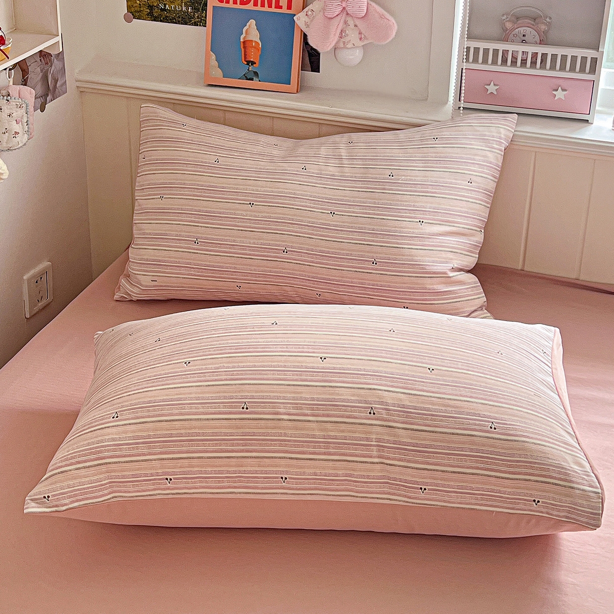 91家纺网 家纺一手货源 找家纺 金梦拉家纺 2026春夏新款高克重提花色织印花小布袋四件套 玫瑰樱桃