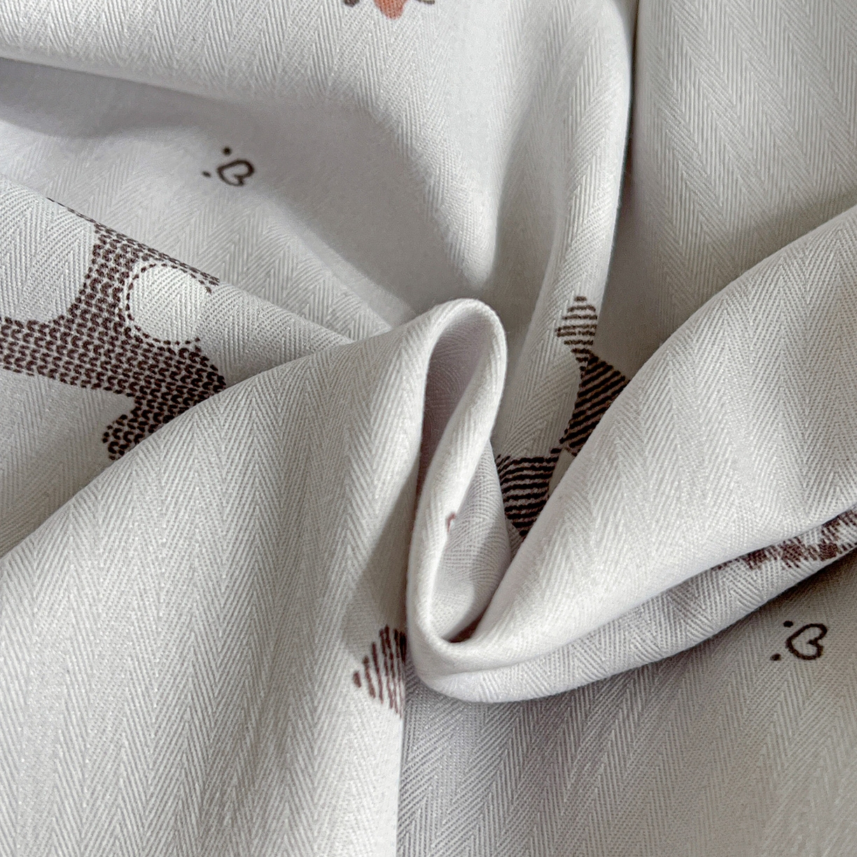 91家纺网 家纺一手货源 找家纺 金梦拉家纺 2026春夏新款高克重提花色织印花小布袋四件套 小木马