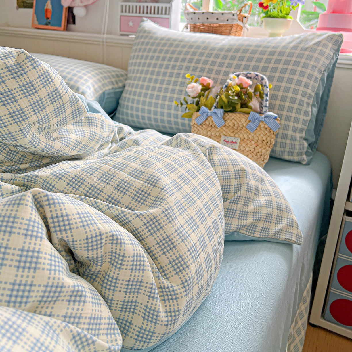 91家纺网 家纺一手货源 找家纺 金梦拉家纺 2026春夏新款高克重提花色织印花小布袋四件套 海盐蓝格