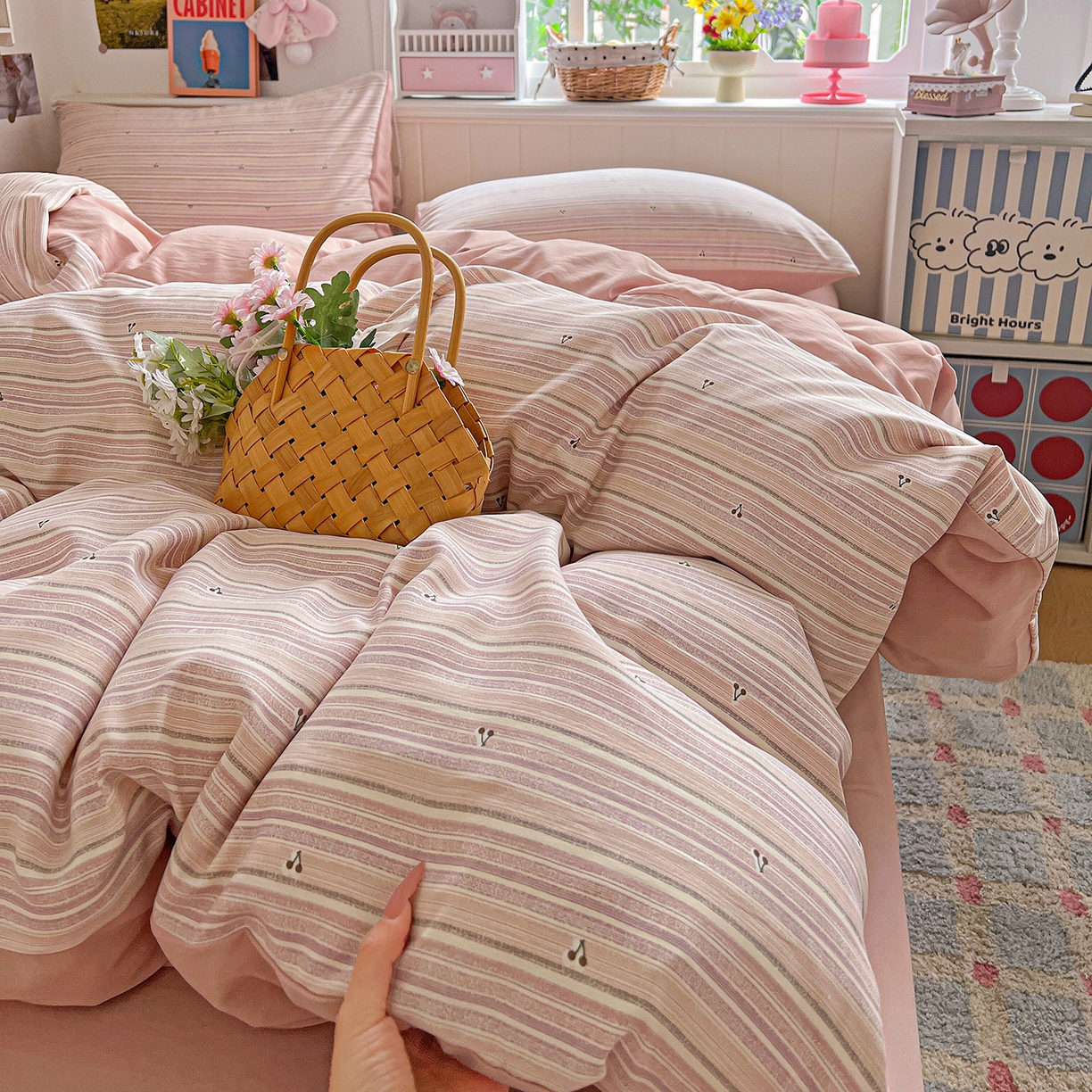 91家纺网 家纺一手货源 找家纺 金梦拉家纺 2026春夏新款高克重提花色织印花小布袋四件套 玫瑰樱桃