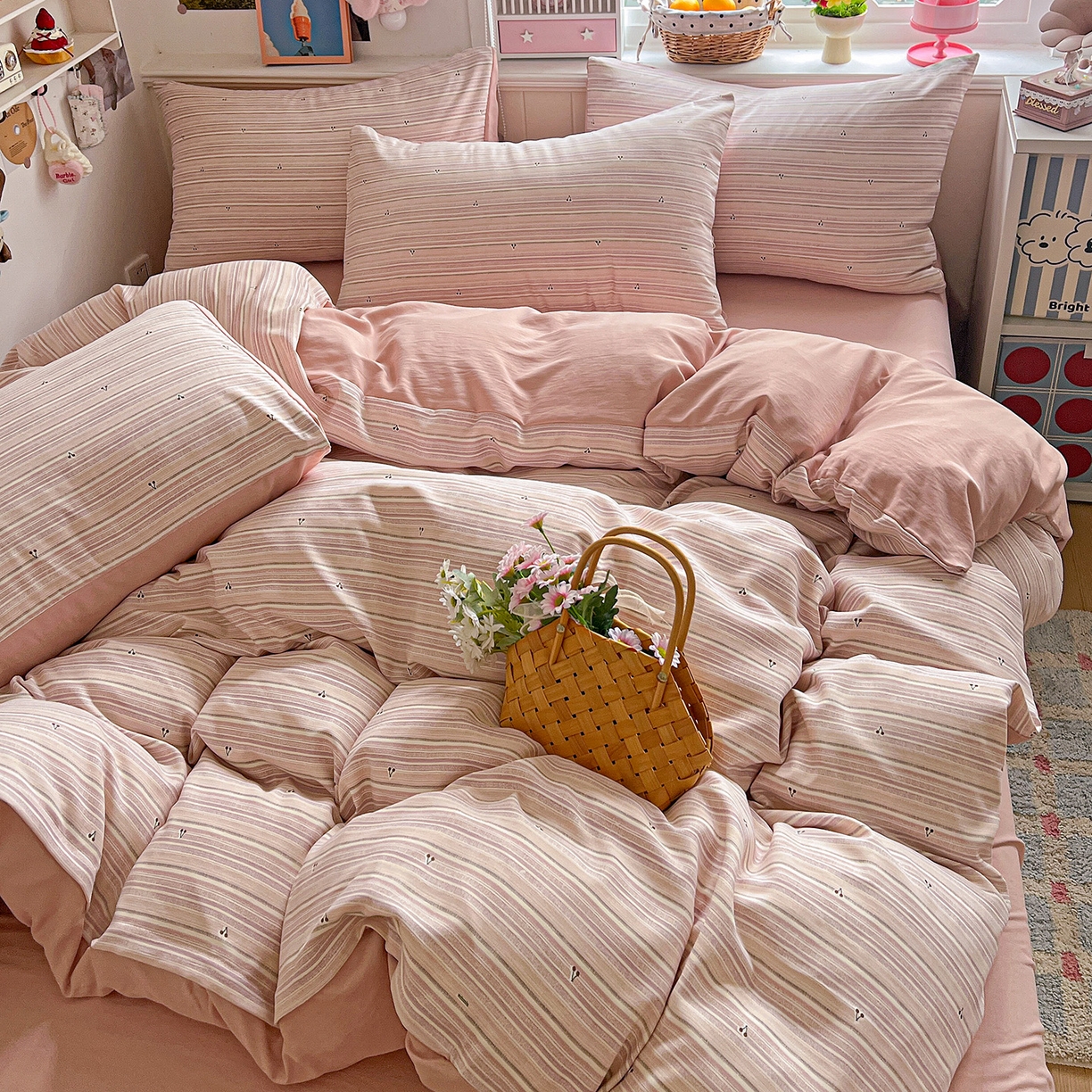 91家纺网 家纺一手货源 找家纺 金梦拉家纺 2026春夏新款高克重提花色织印花小布袋四件套 玫瑰樱桃