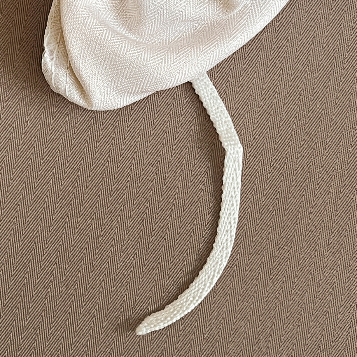 91家纺网 家纺一手货源 找家纺 金梦拉家纺 2026春夏新款高克重提花色织印花小布袋四件套 宠物狗