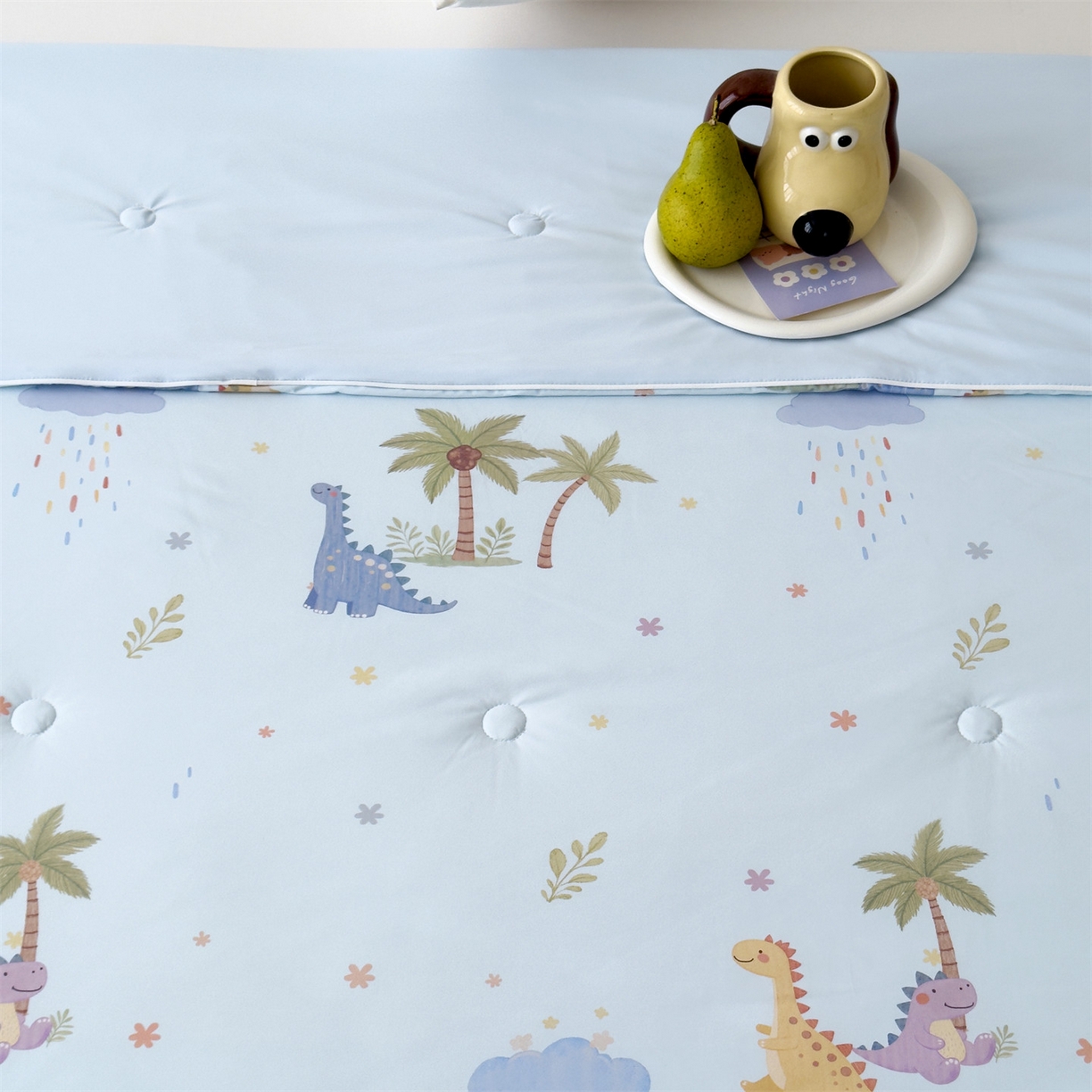 91家纺网 家纺一手货源 找家纺 朵希曼 2026春夏新款卡通锦氨凉感夏被夏凉被空调被 小恐龙快乐假期