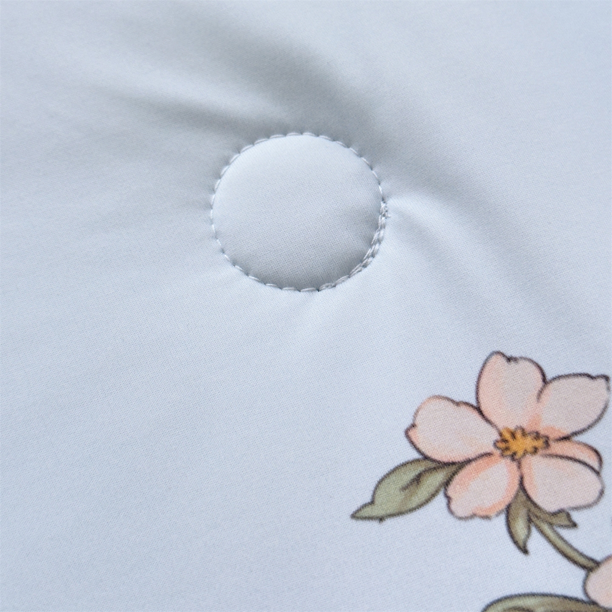 91家纺网 家纺一手货源 找家纺 朵希曼 2026春夏新款卡通锦氨凉感夏被夏凉被空调被 维尼的世界