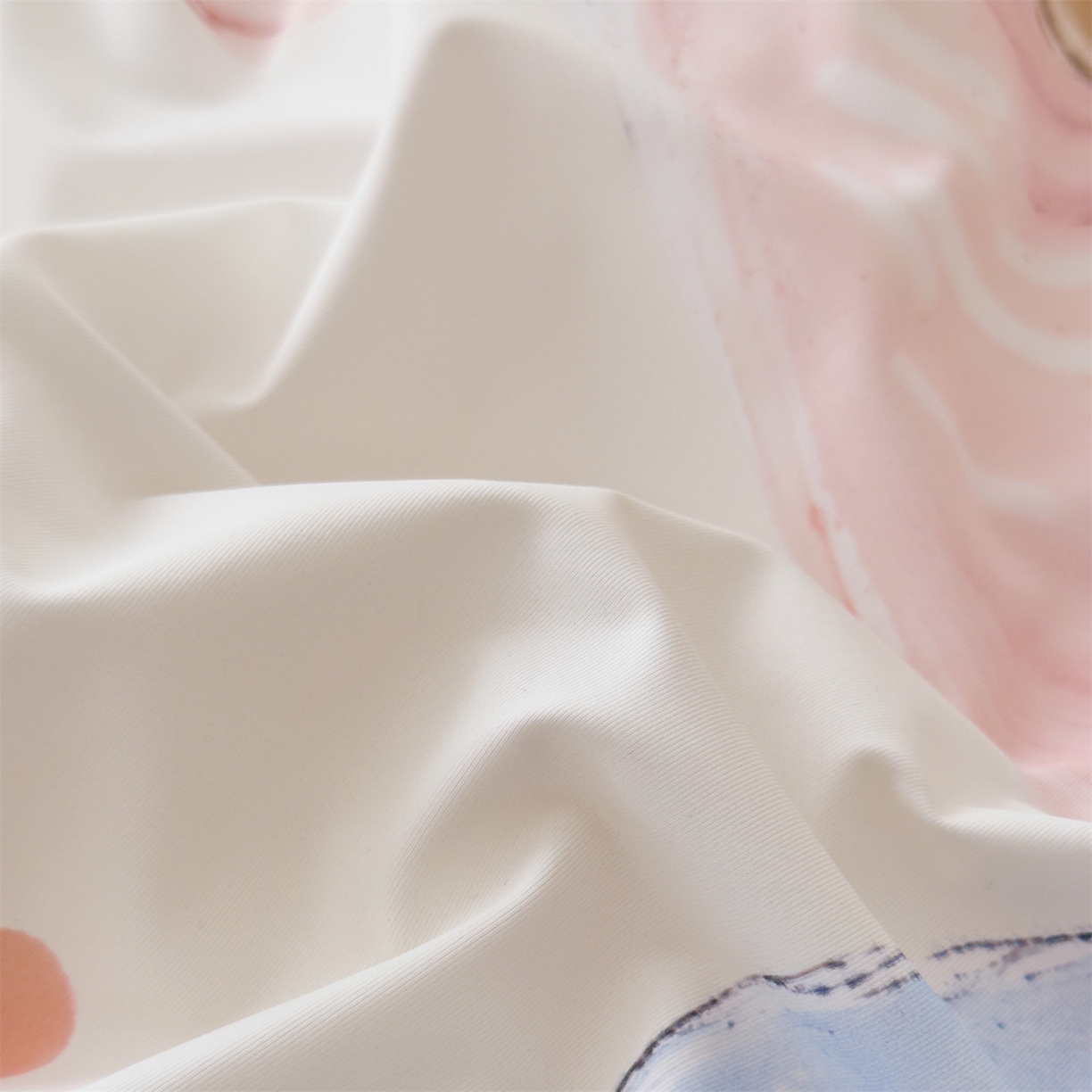 91家纺网 家纺一手货源 找家纺 朵希曼 2026春夏新款卡通锦氨凉感夏被夏凉被空调被 涂鸦小熊