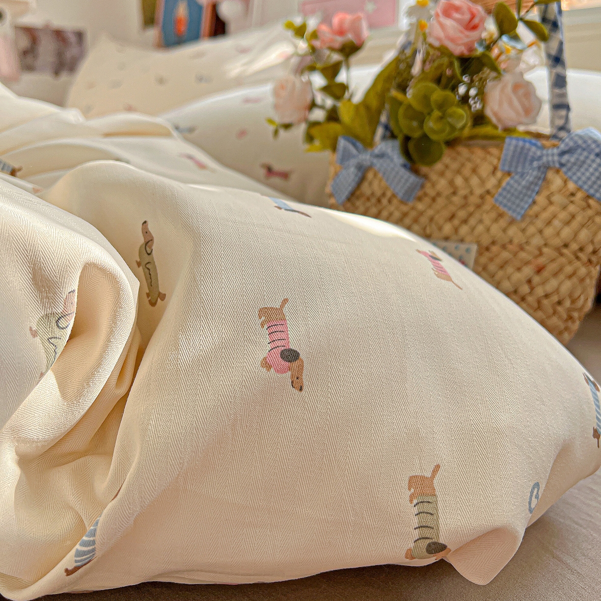 91家纺网 家纺一手货源 找家纺 金梦拉家纺 2026春夏新款高克重提花色织印花小布袋四件套 椰椰奶狗